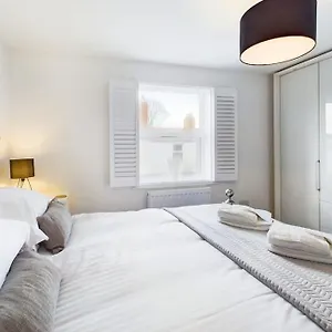  Holiday home The Snug Cosy Good Wi-fi United Kingdom