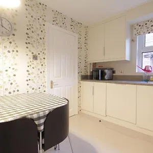  Holiday home Windsor Townhouse