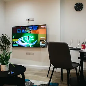  Apartment Centre Luxury