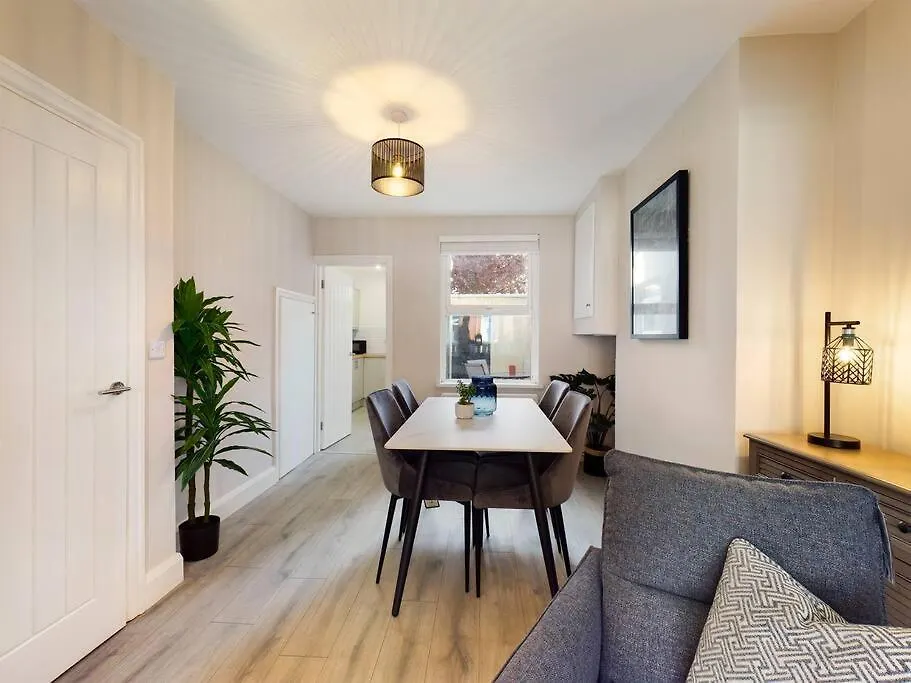 It'S Broadway Baby! Great House Close To City Centre Белфаст 0*,  Великобритания